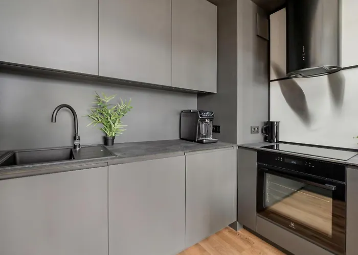 Elegant With Air-conditioning Near Fabryczna By Renters Prestige Lägenhet Łódź